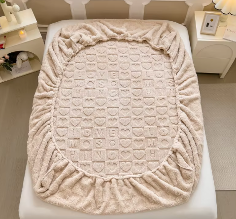 Heart-Embossed Warm Velvet Fitted Sheet | Plush Taffeta Mattress Protector