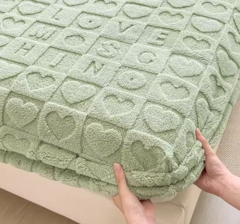 Heart-Embossed Warm Velvet Fitted Sheet | Plush Taffeta Mattress Protector