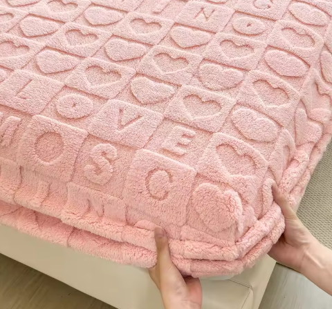 Heart-Embossed Warm Velvet Fitted Sheet | Plush Taffeta Mattress Protector