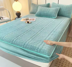 Ultimate Warmth Quilted Bed Cover - Plush Fleece Mattress Protector with 360° Elastic