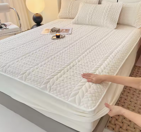Ultimate Warmth Quilted Bed Cover - Plush Fleece Mattress Protector with 360° Elastic